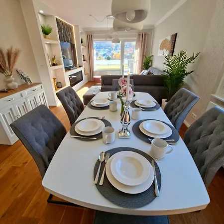 Bergliebe 13 Mit Grosser Terrasse, Tiefgarage & Lift アパート *